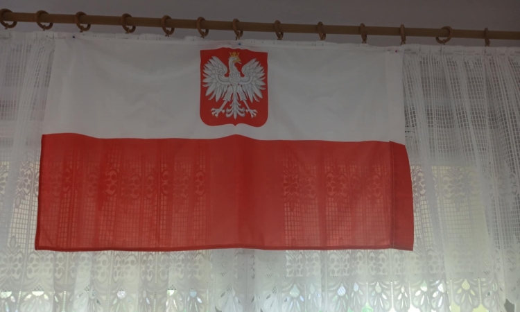 Święto Flagi w DPS – z Kawą, Ciastkiem i Uśmiechem!