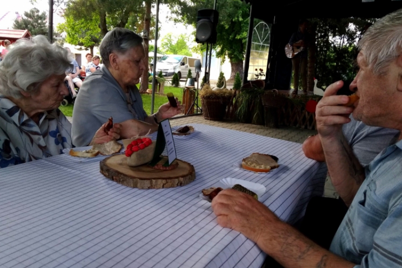 Dzień Mieszkańca na Nowaczyńskiego w klimacie Janosika (fot. 12)