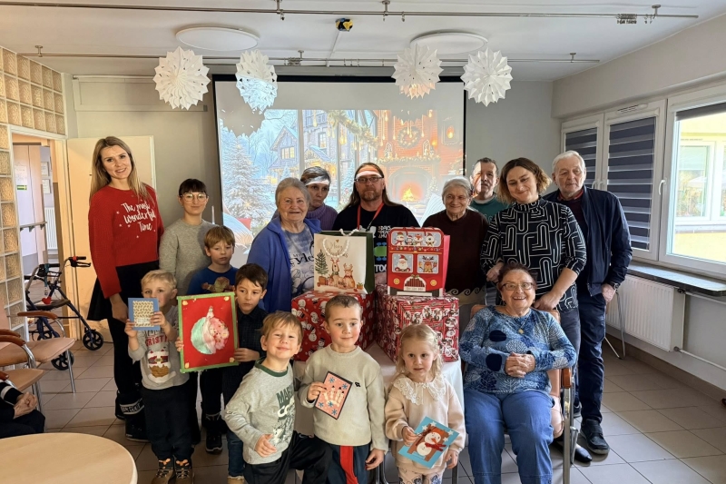 Spotkanie Mikołajkowe z Niepublicznym Przedszkolem "Lokomotywa"  (fot. 1)