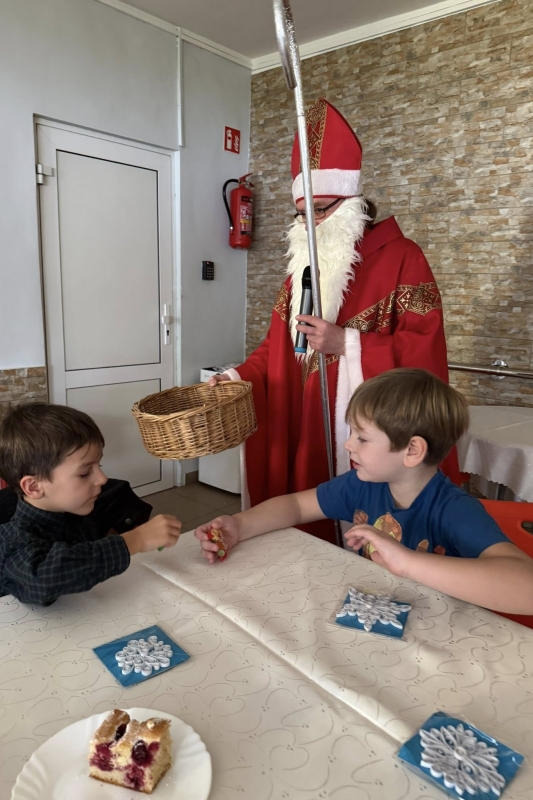 Spotkanie Mikołajkowe z Niepublicznym Przedszkolem "Lokomotywa"  (fot. 3)