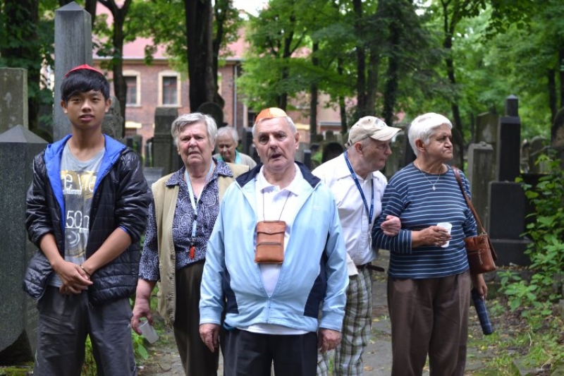 Piknik na Skraju jednego kościoła i pewnego cmentarza (fot. 7)