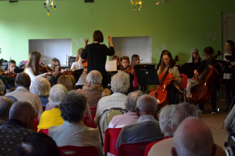 Jasełka Sieprawskiego koła teatralnego i koncert kolęd (fot. 3)