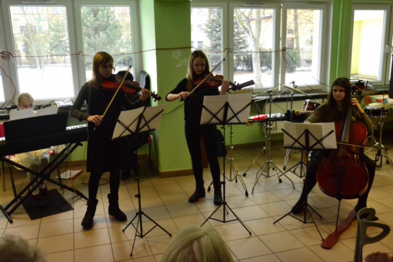 Koncert uczniów szkoły muzycznej 1 stopnia w Świątnikach Górnych (fot. 6)