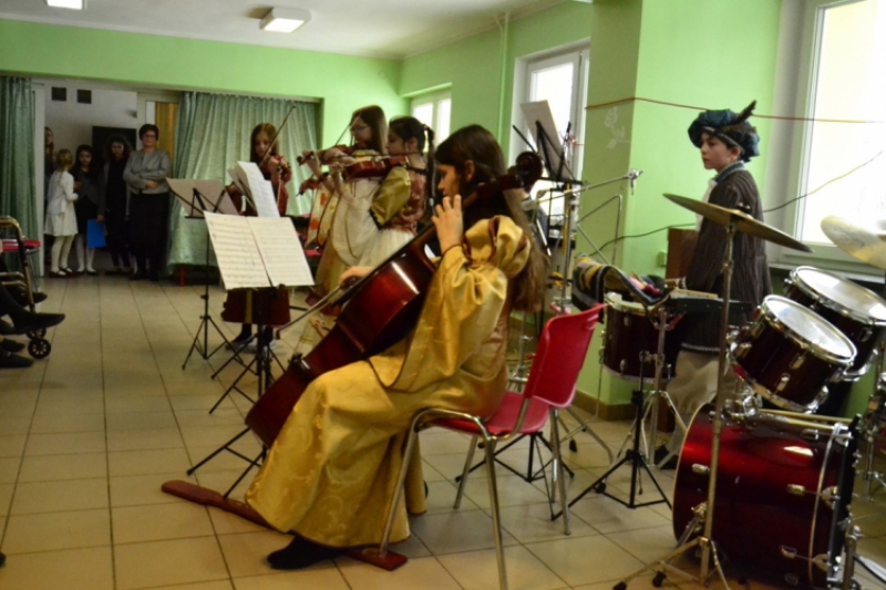 Koncert uczniów szkoły muzycznej 1 stopnia w Świątnikach Górnych (fot. 8)