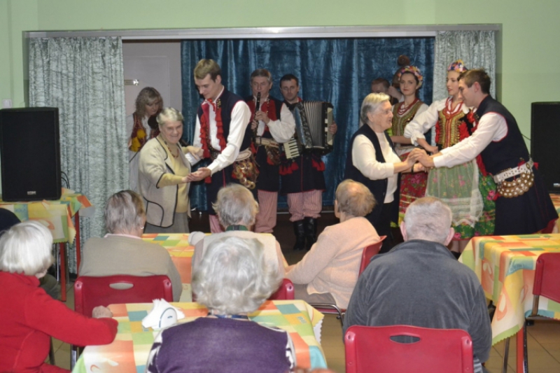 Dom Otwarty - Występ zespołu folklorystycznego "Krakowianie" (fot. 8)